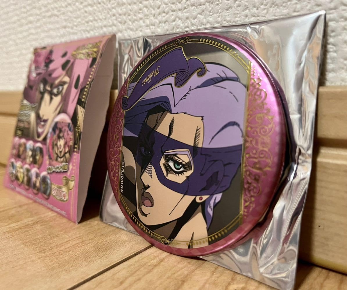 ジョジョの奇妙な冒険　アニメ10周年展　場面写缶バッジ　ポルナレフ Amazon.co.jp: ジョジョの奇妙な冒険 アニメ10周年記念展 場面写缶